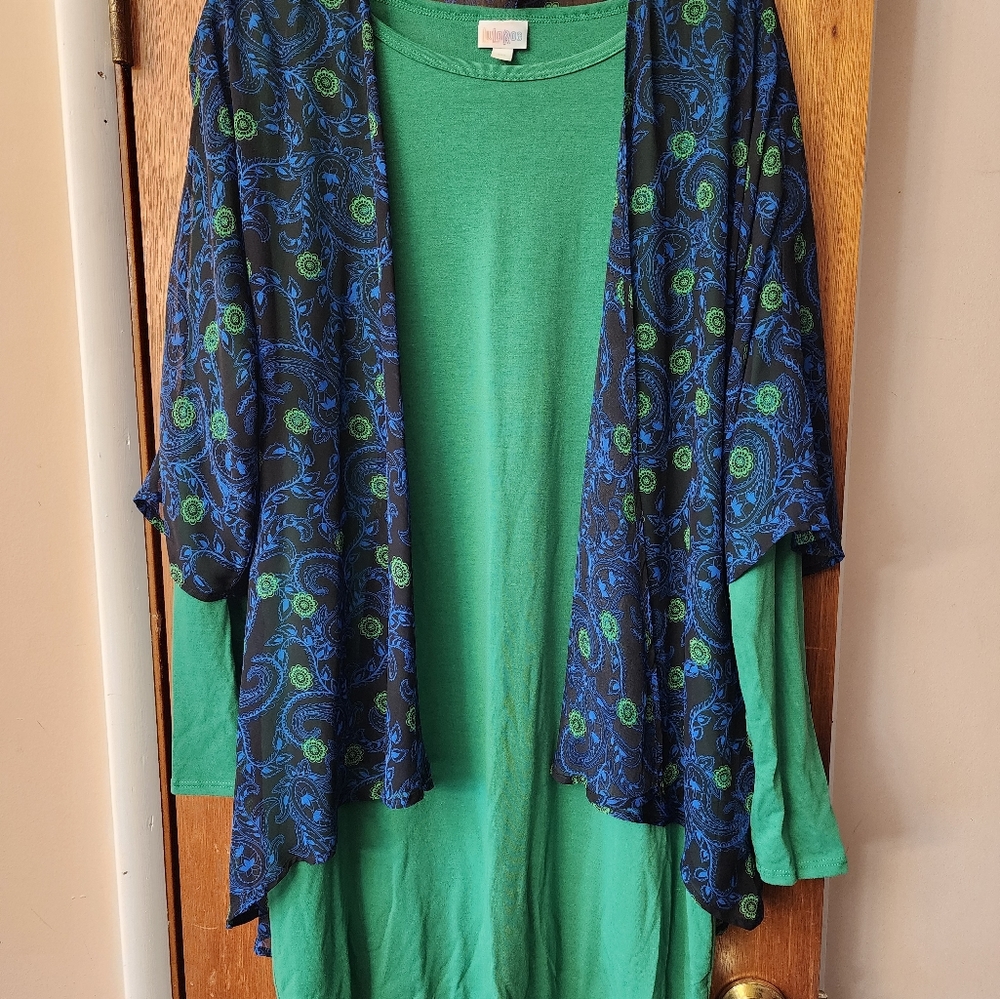 Outfit of Lularoe Debbie and Lindsay